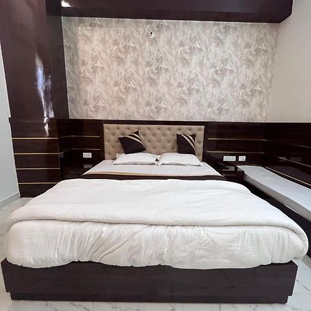 Hotel Mangalam Grand Lucknow Zewnętrze zdjęcie