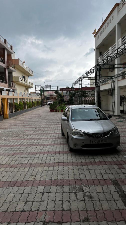 Hotel Mangalam Grand Lucknow Zewnętrze zdjęcie
