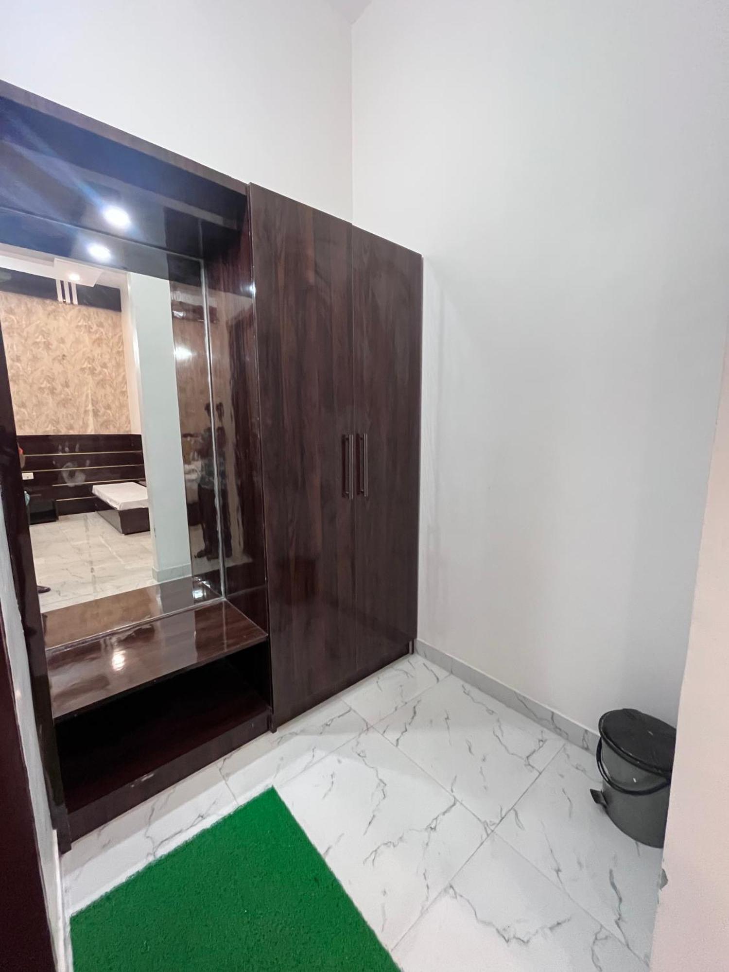 Hotel Mangalam Grand Lucknow Zewnętrze zdjęcie