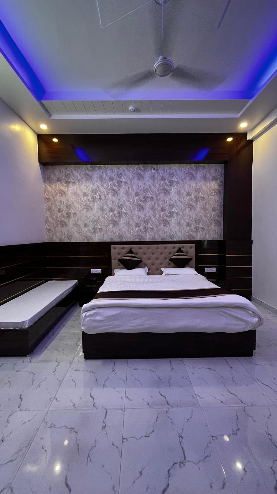 Hotel Mangalam Grand Lucknow Zewnętrze zdjęcie