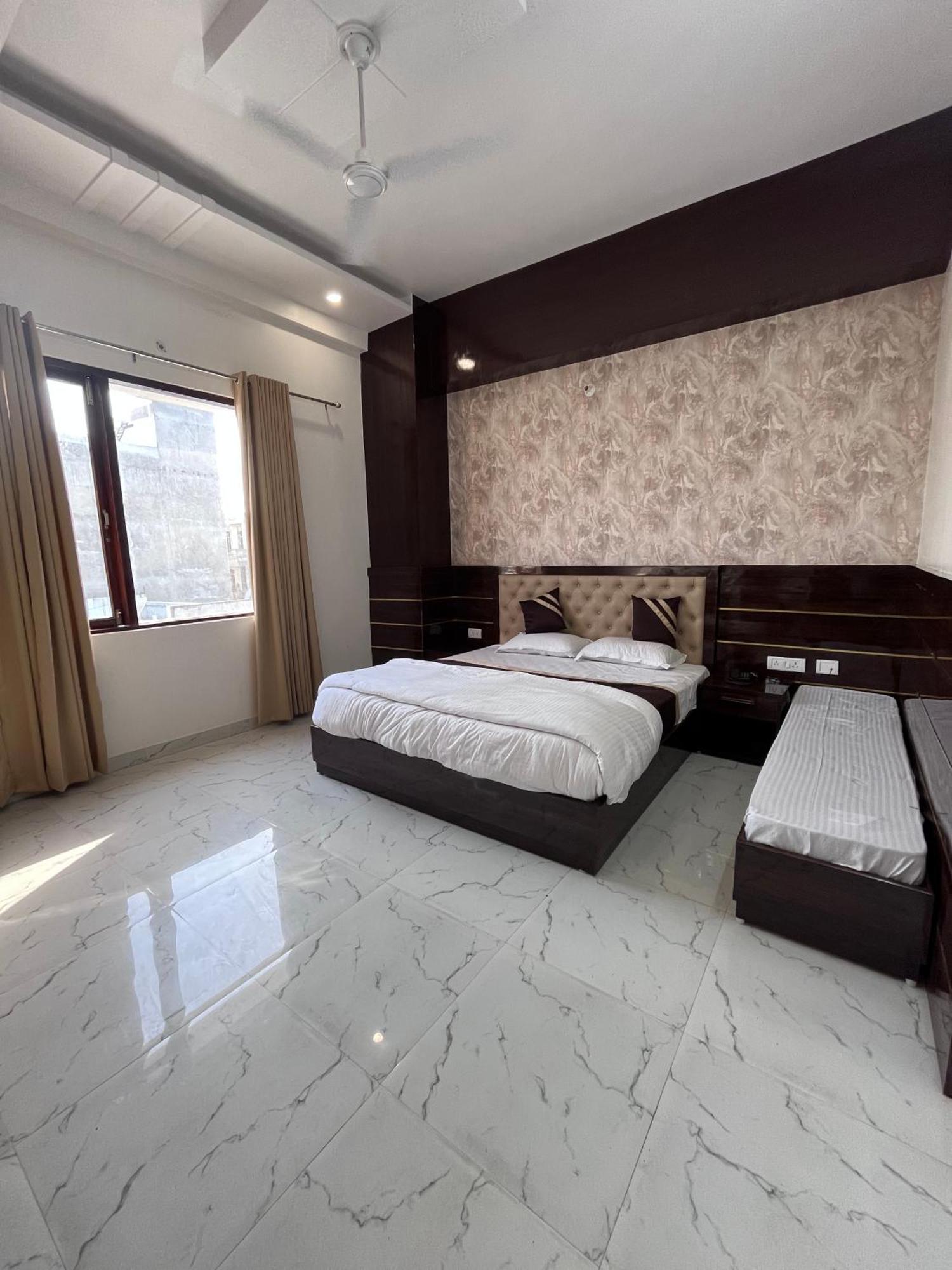 Hotel Mangalam Grand Lucknow Zewnętrze zdjęcie